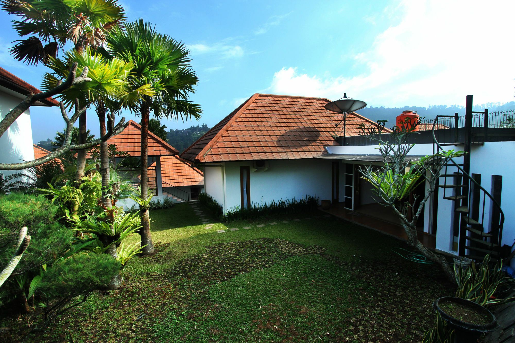 Kencana Villa Dago Bandung Exterior foto